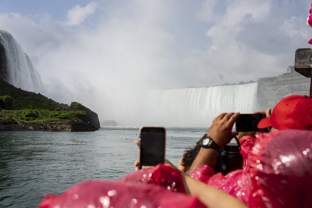 Todagesturen til Toronto og Niagara Falls er altid på en søndag og mandag. Turen starter i Canadas største by Toronto i Canada’s Wonderland, der er en af Canadas største forlystelsesparker.